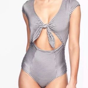 Athleta Aqualux Lotus Tie Front One Piece XLT